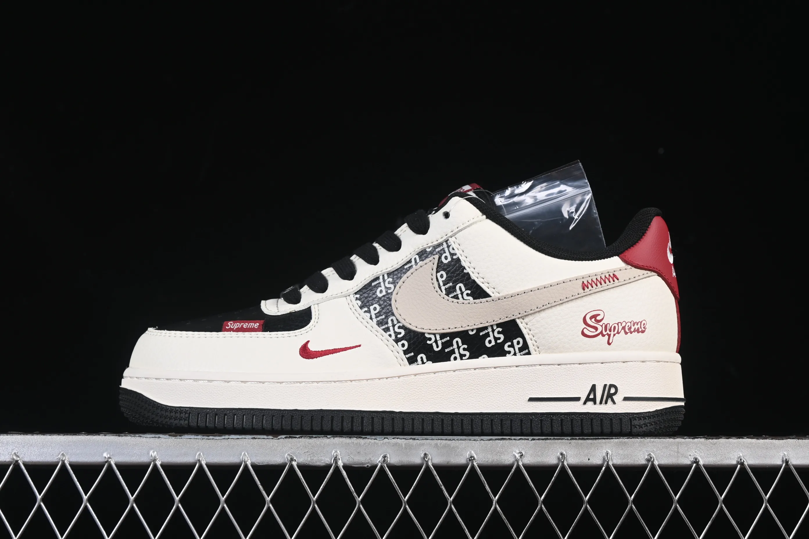 All Categories Nk Air Force 1 Air Force Series Nk Air Force 1 Low Air Force Low Nike Air Force 1'07 Low Joint Beige Black Black Red High-end Customized Low-top Casual Sneakers XD2588-610